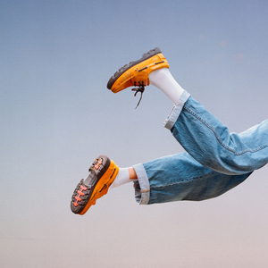 车上没空了你坐小杰身上说说
