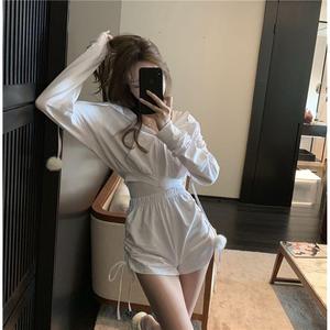 车上没空了你坐小杰身上说说
